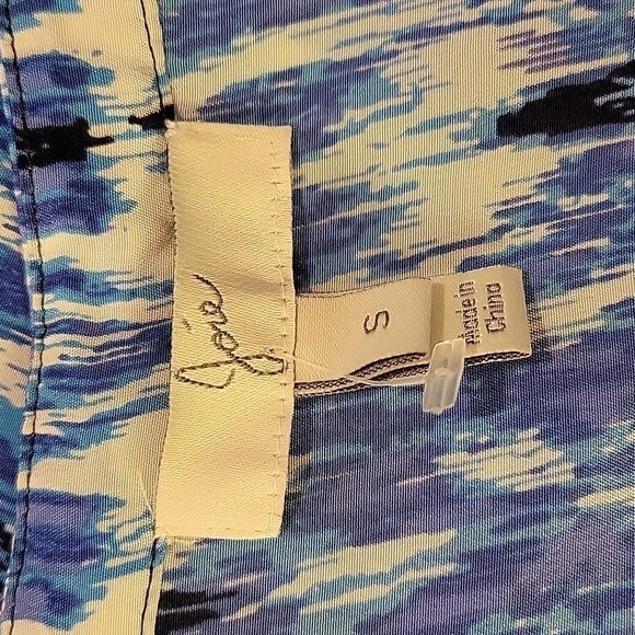 Joie small blue and white silk sleeveless blouse - Picture 3 of 5